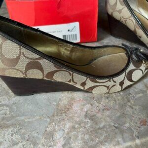 Coach Wedge size 10 Signature style